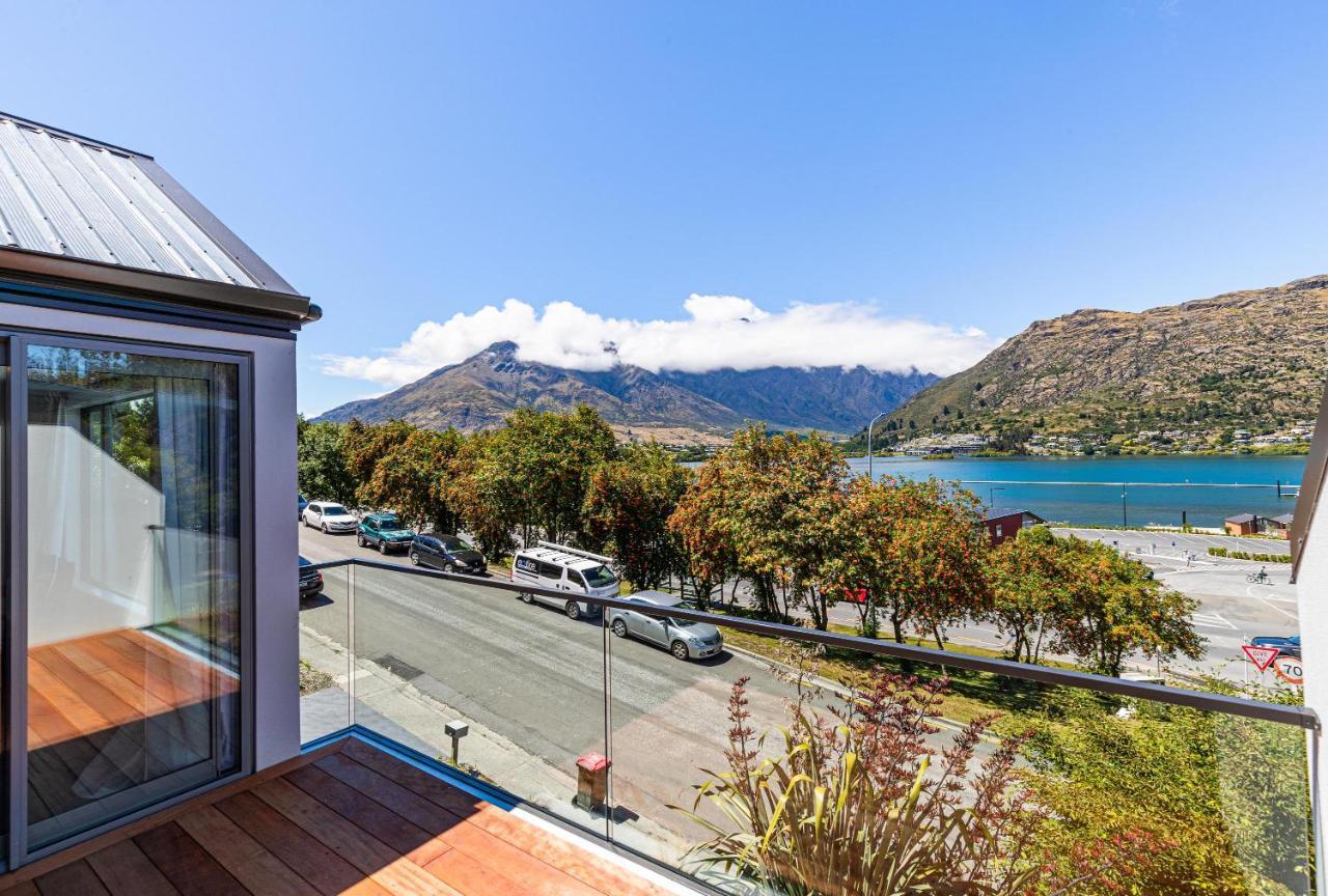 Lovely Marina Views And Sunny Balcony Holiday home